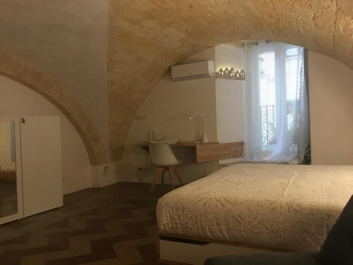 Flos Bari Buitenkant foto